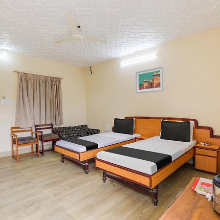 Hotel O Ellis Ahmedabad Eksteriør billede