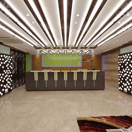 Hotel O Ellis Ahmedabad Eksteriør billede
