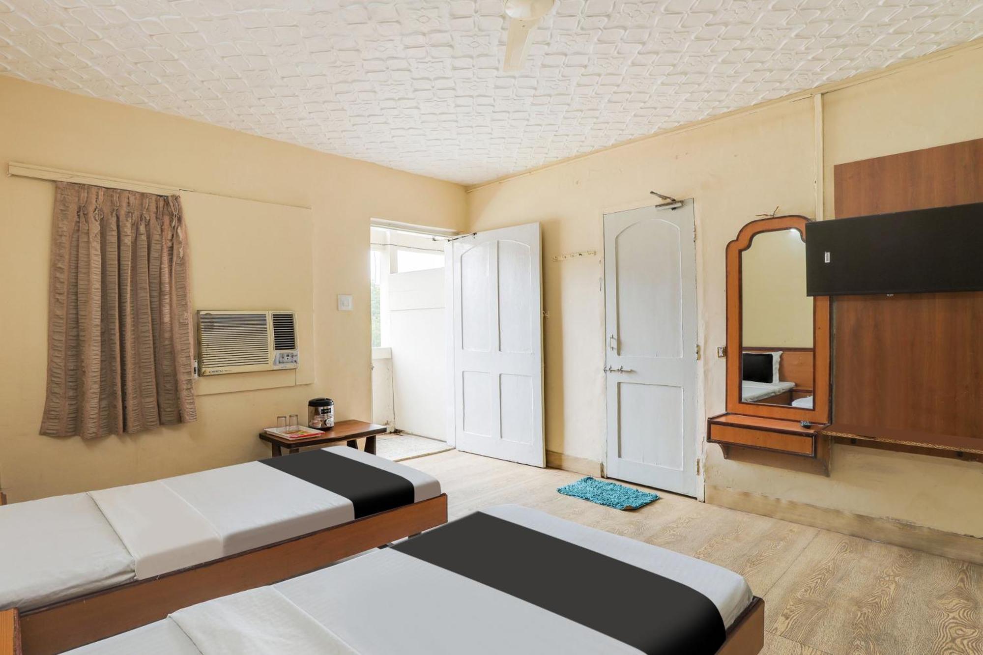 Hotel O Ellis Ahmedabad Eksteriør billede