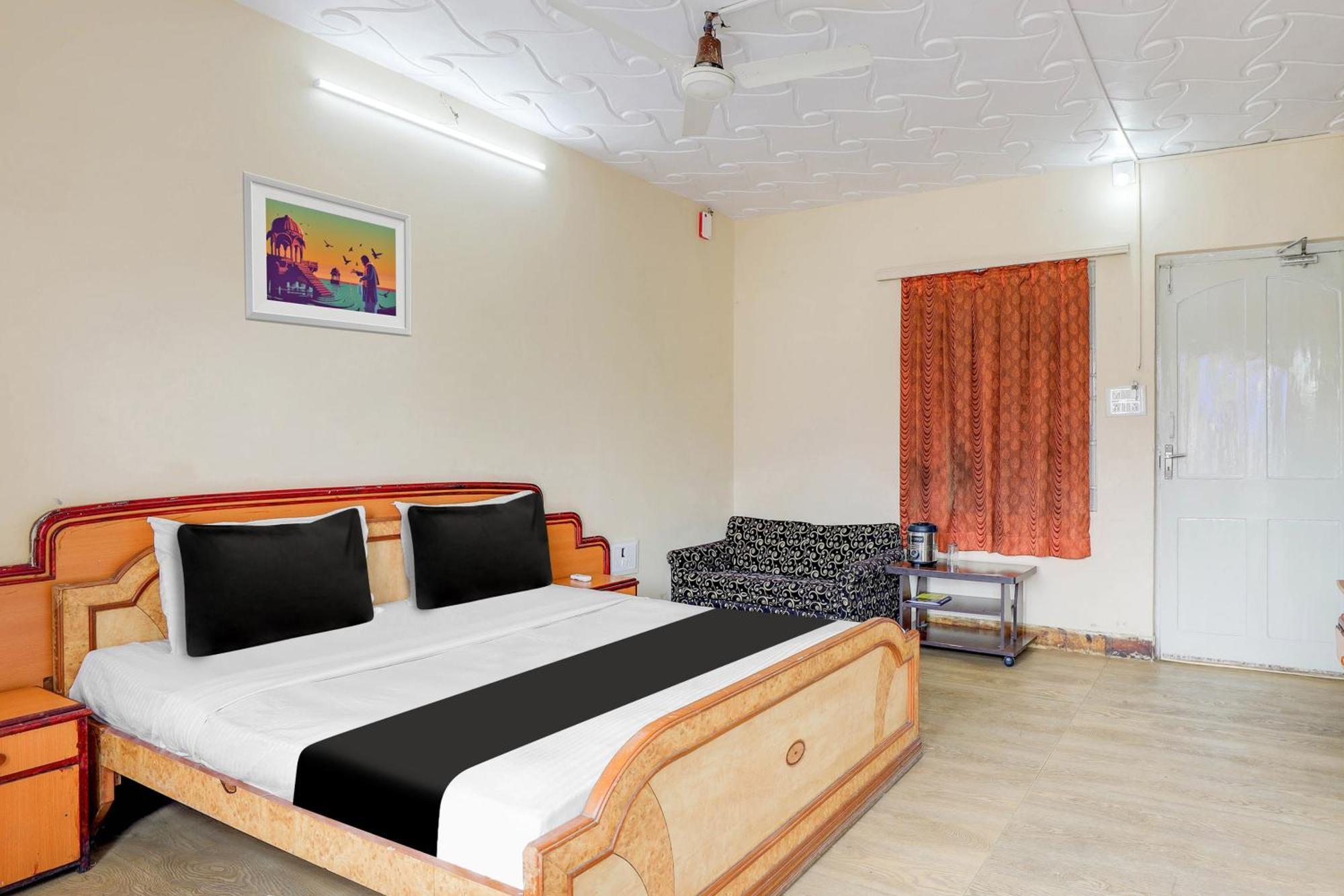 Hotel O Ellis Ahmedabad Eksteriør billede