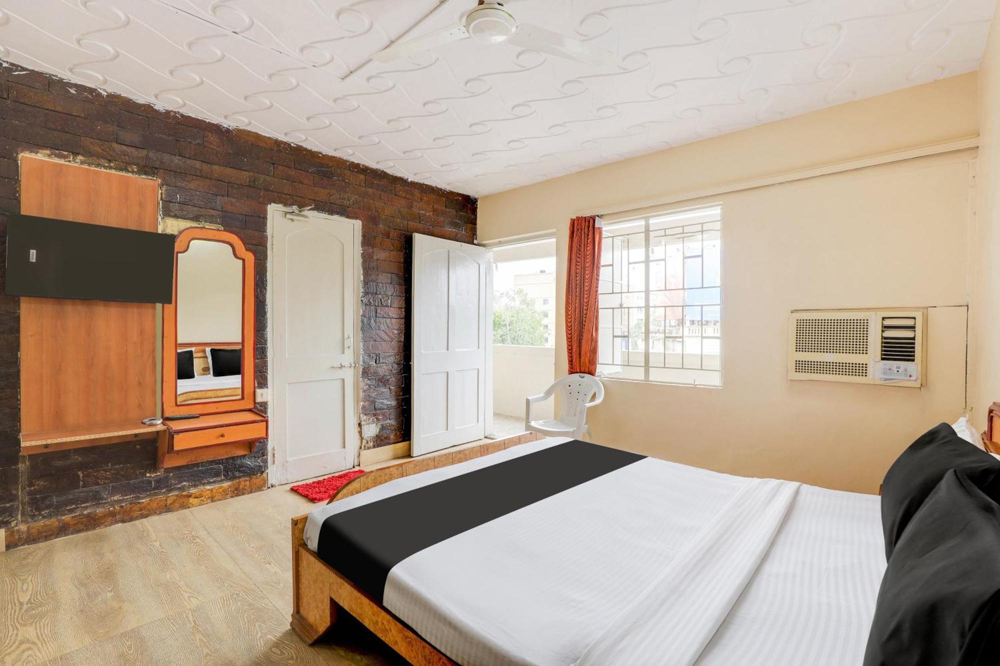 Hotel O Ellis Ahmedabad Eksteriør billede