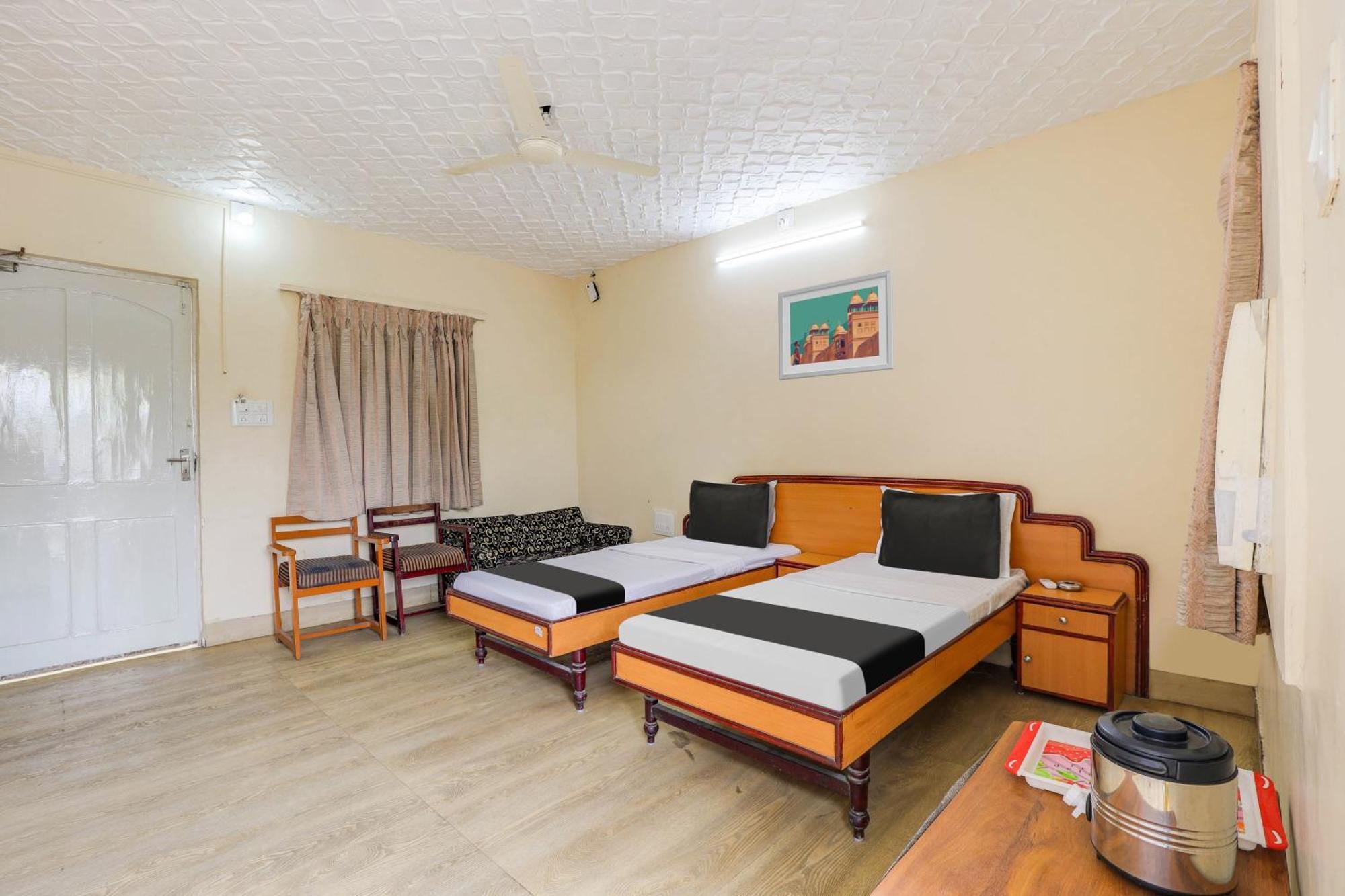 Hotel O Ellis Ahmedabad Eksteriør billede