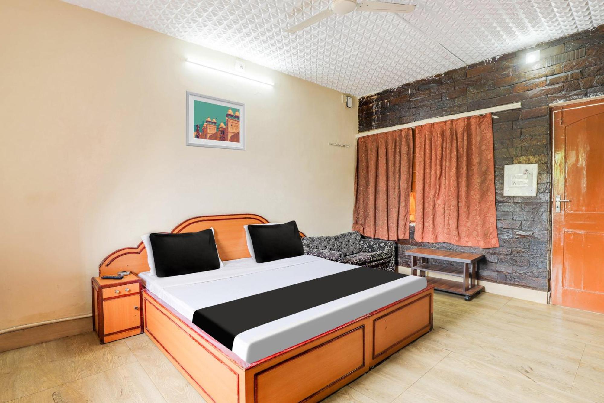 Hotel O Ellis Ahmedabad Eksteriør billede