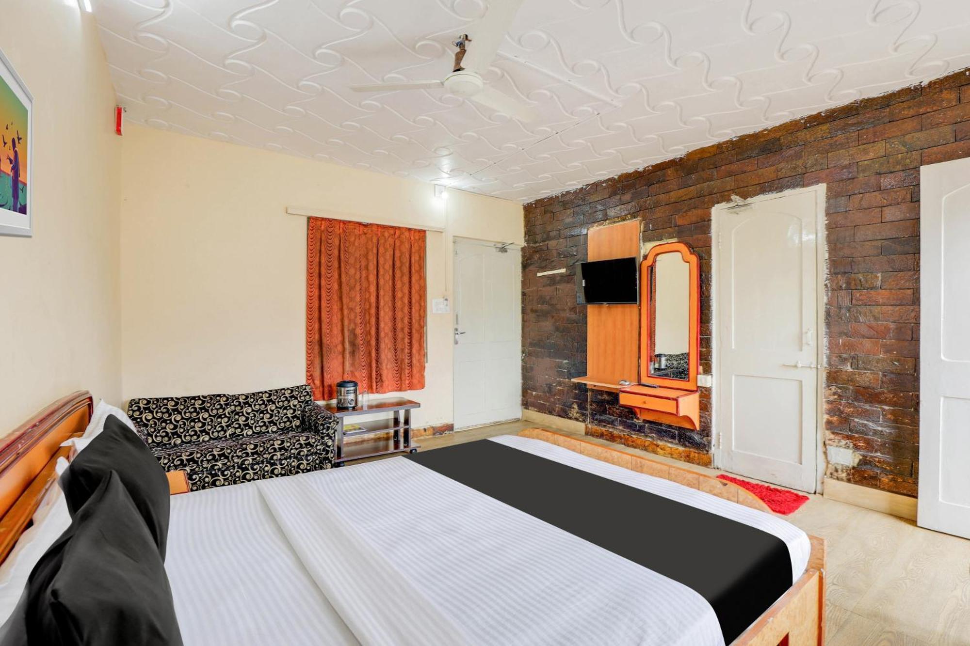 Hotel O Ellis Ahmedabad Eksteriør billede