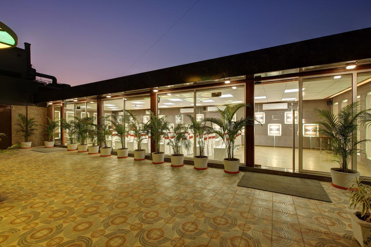 Hotel O Ellis Ahmedabad Eksteriør billede