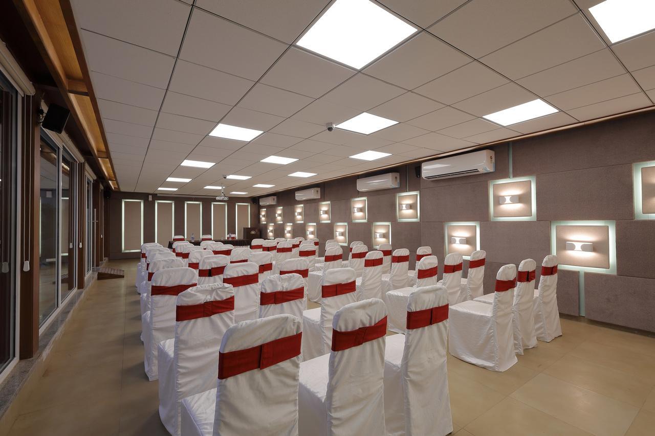 Hotel O Ellis Ahmedabad Eksteriør billede
